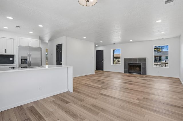 1330 Sage Brush Court SE, Rio Rancho, NM 87124