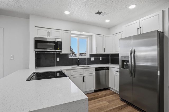 1330 Sage Brush Court SE, Rio Rancho, NM 87124