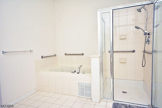 2304 Courtney Ln 2304, Franklin Twp., NJ 08873