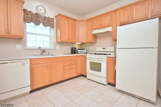 2304 Courtney Ln 2304, Franklin Twp., NJ 08873