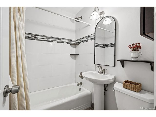 2921 S Corona St, Englewood, CO 80113