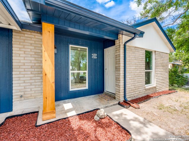 203 Lynhaven, San Antonio, TX 78220