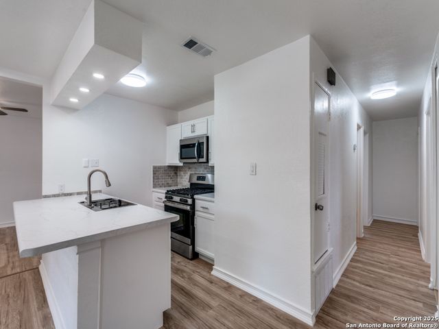 203 Lynhaven, San Antonio, TX 78220