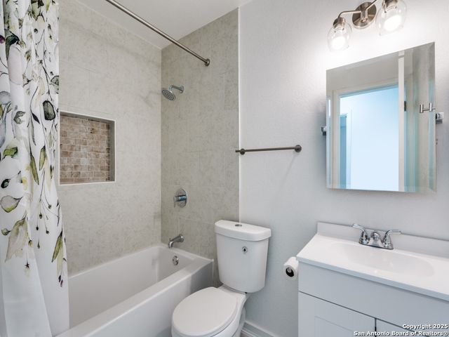 203 Lynhaven, San Antonio, TX 78220