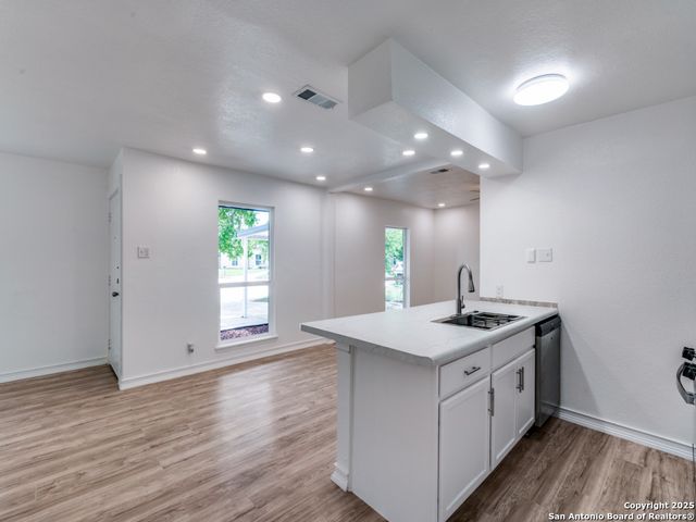203 Lynhaven, San Antonio, TX 78220
