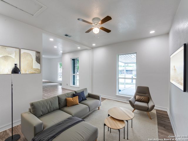 203 Lynhaven, San Antonio, TX 78220