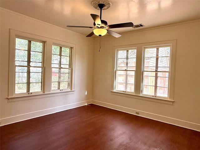 101 S Brewer Street, Navasota, TX 77868