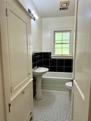 101 S Brewer Street, Navasota, TX 77868