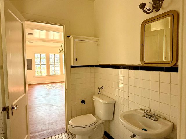 101 S Brewer Street, Navasota, TX 77868