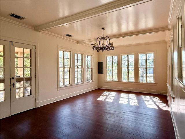 101 S Brewer Street, Navasota, TX 77868