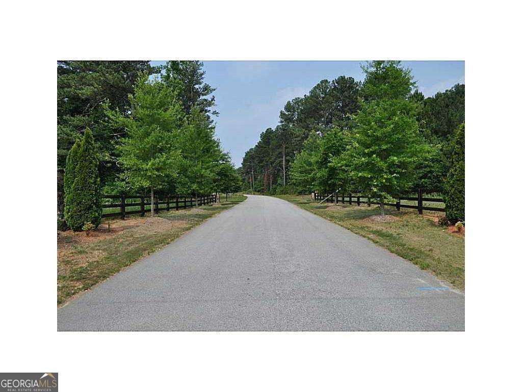 535 Penny Lane, Loganville, GA 30052