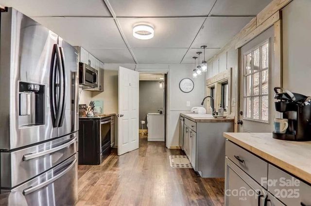 14 Old Mater Farm Road, Sylva, NC 28779