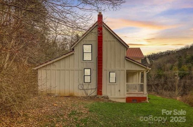 14 Old Mater Farm Road, Sylva, NC 28779