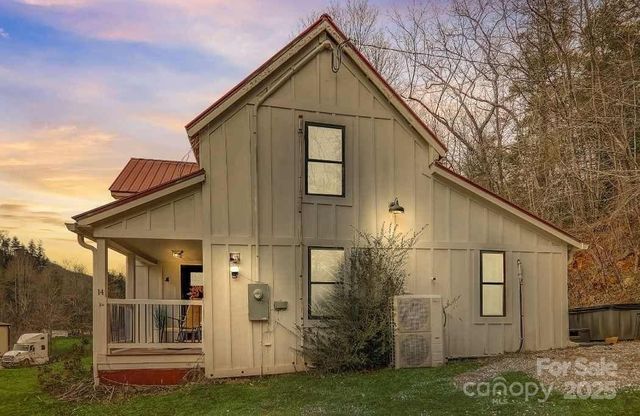 14 Old Mater Farm Road, Sylva, NC 28779