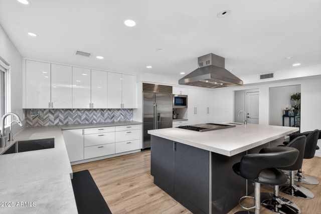 3500 E LINCOLN Drive 22, Phoenix, AZ 85018