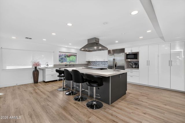 3500 E LINCOLN Drive 22, Phoenix, AZ 85018