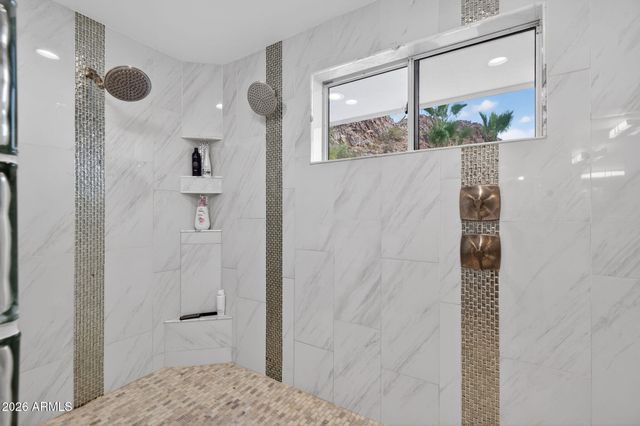 3500 E LINCOLN Drive 22, Phoenix, AZ 85018