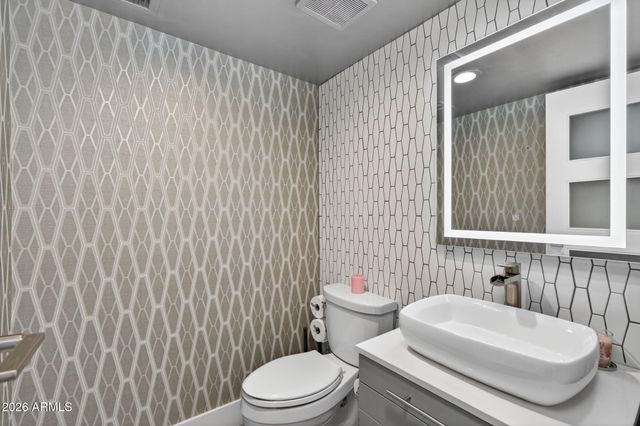 3500 E LINCOLN Drive 22, Phoenix, AZ 85018