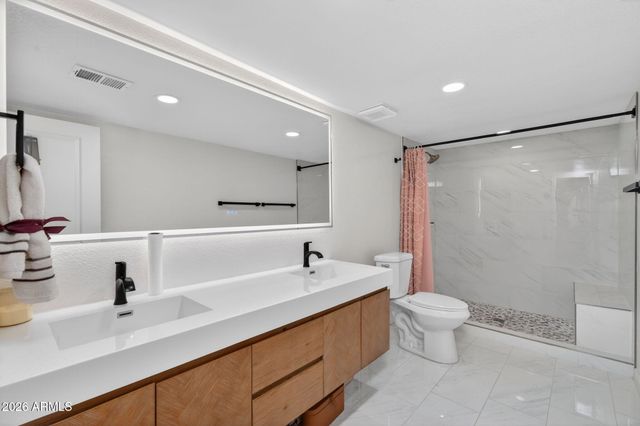 3500 E LINCOLN Drive 22, Phoenix, AZ 85018