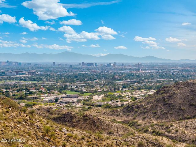 3500 E LINCOLN Drive 22, Phoenix, AZ 85018