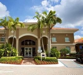 230 SW 117th Ter 11208, Pembroke Pines, FL 33025