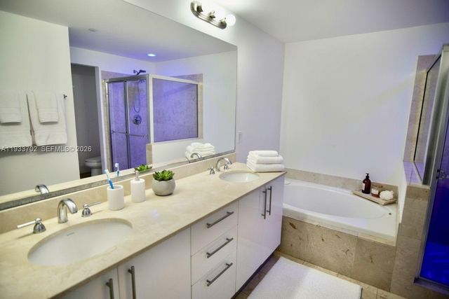 3330 NE 190th Street 1112, Aventura, FL 33180