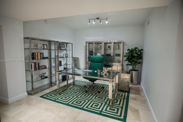 3330 NE 190th Street 1112, Aventura, FL 33180