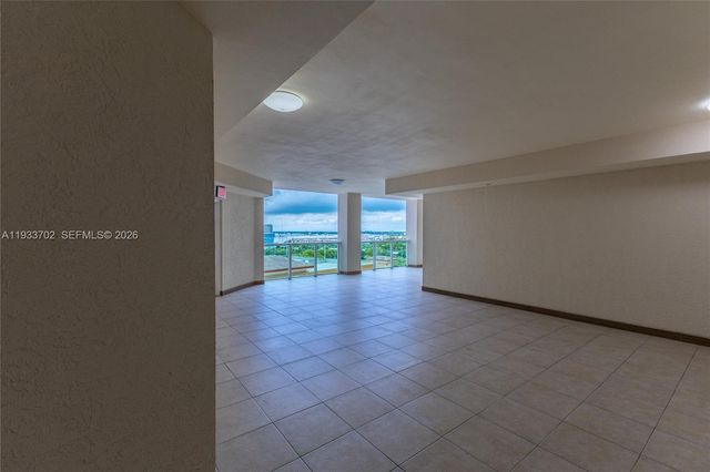 3330 NE 190th Street 1112, Aventura, FL 33180
