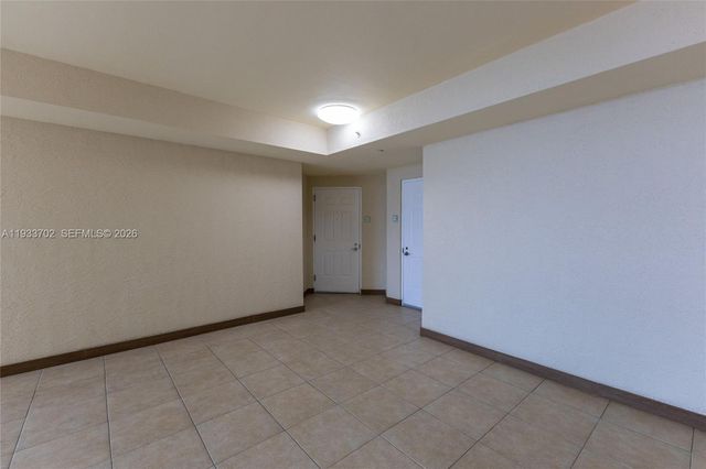 3330 NE 190th Street 1112, Aventura, FL 33180