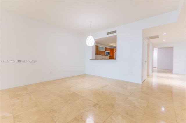 3330 NE 190th Street 1112, Aventura, FL 33180