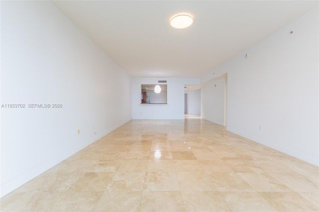 3330 NE 190th Street 1112, Aventura, FL 33180