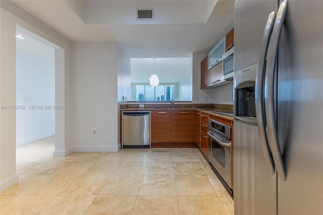3330 NE 190th Street 1112, Aventura, FL 33180