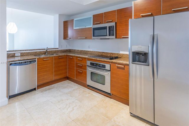 3330 NE 190th Street 1112, Aventura, FL 33180