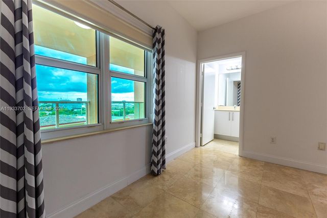 3330 NE 190th Street 1112, Aventura, FL 33180