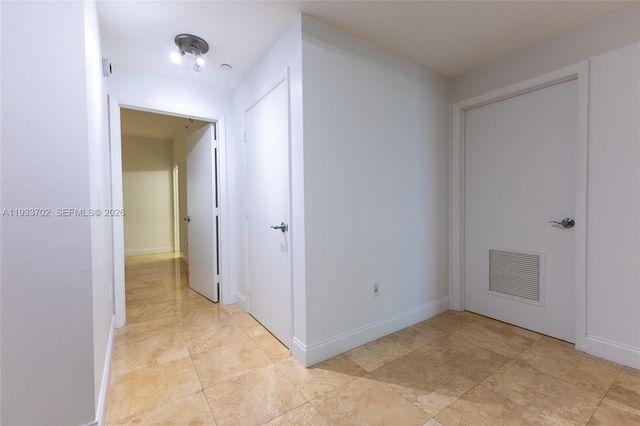 3330 NE 190th Street 1112, Aventura, FL 33180