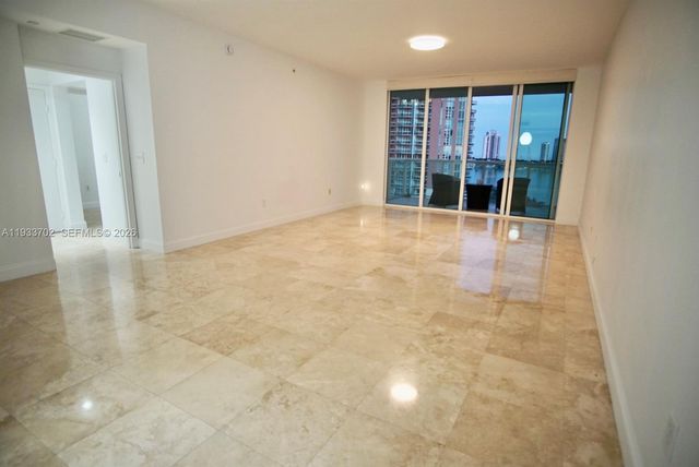 3330 NE 190th Street 1112, Aventura, FL 33180