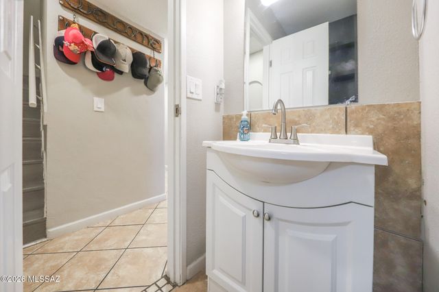 3508 S Mission Road, Tucson, AZ 85713