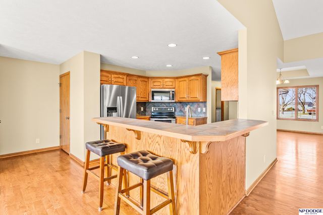 7327 S 95 Street, La Vista, NE 68128