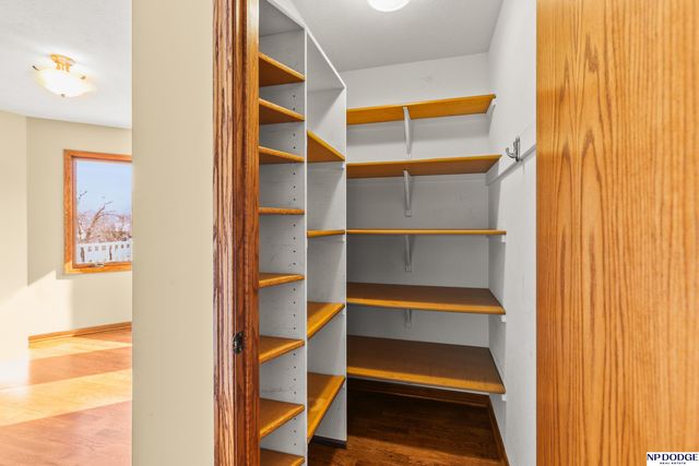 7327 S 95 Street, La Vista, NE 68128