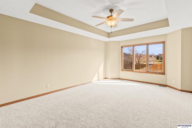 7327 S 95 Street, La Vista, NE 68128