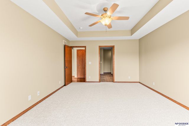 7327 S 95 Street, La Vista, NE 68128