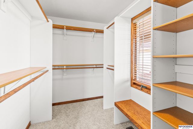 7327 S 95 Street, La Vista, NE 68128