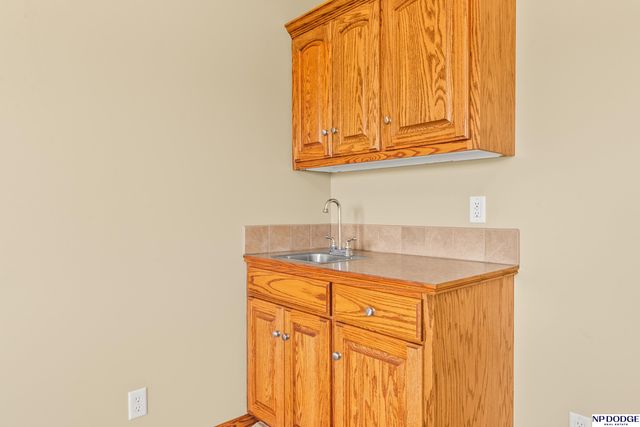 7327 S 95 Street, La Vista, NE 68128