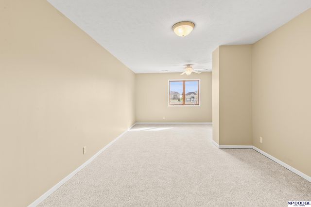 7327 S 95 Street, La Vista, NE 68128