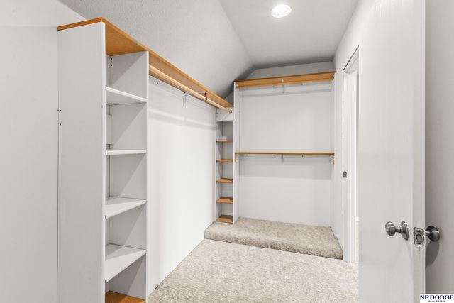 7327 S 95 Street, La Vista, NE 68128