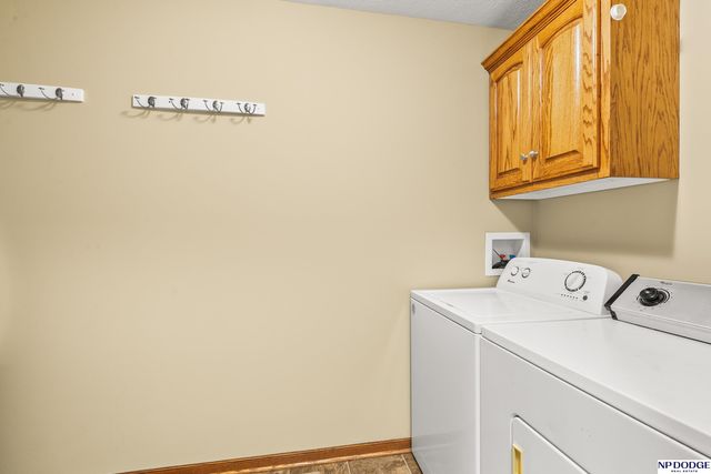 7327 S 95 Street, La Vista, NE 68128