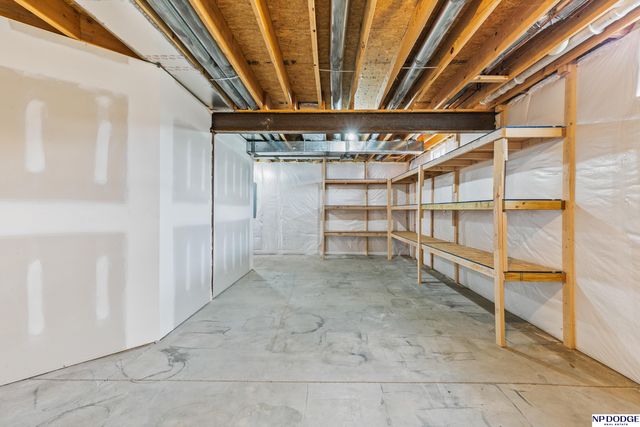 7327 S 95 Street, La Vista, NE 68128