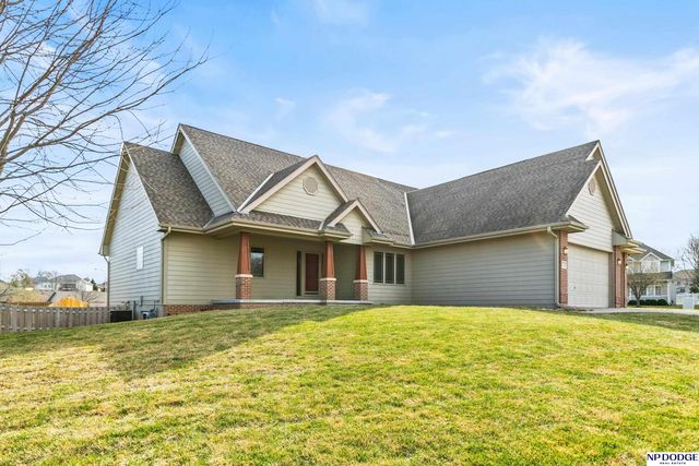 7327 S 95 Street, La Vista, NE 68128