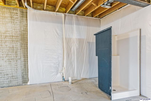 7327 S 95 Street, La Vista, NE 68128