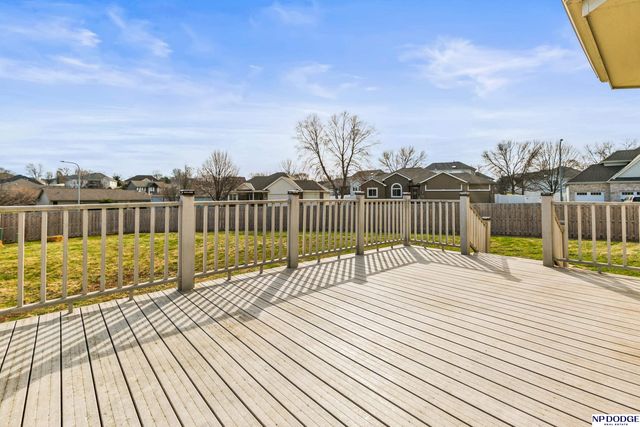 7327 S 95 Street, La Vista, NE 68128